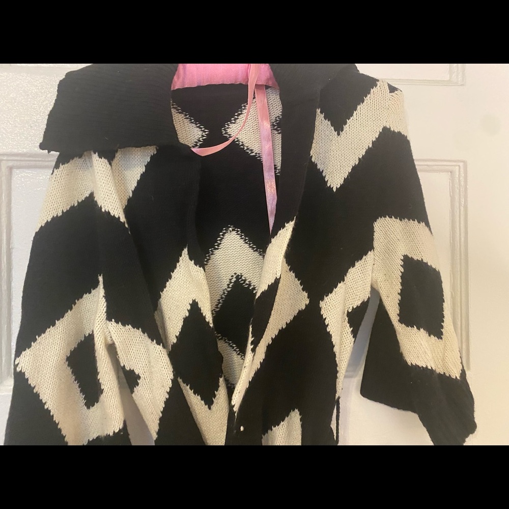 Cozy and soft cotton sweater!  Wear this in the fall with jeans and booties!